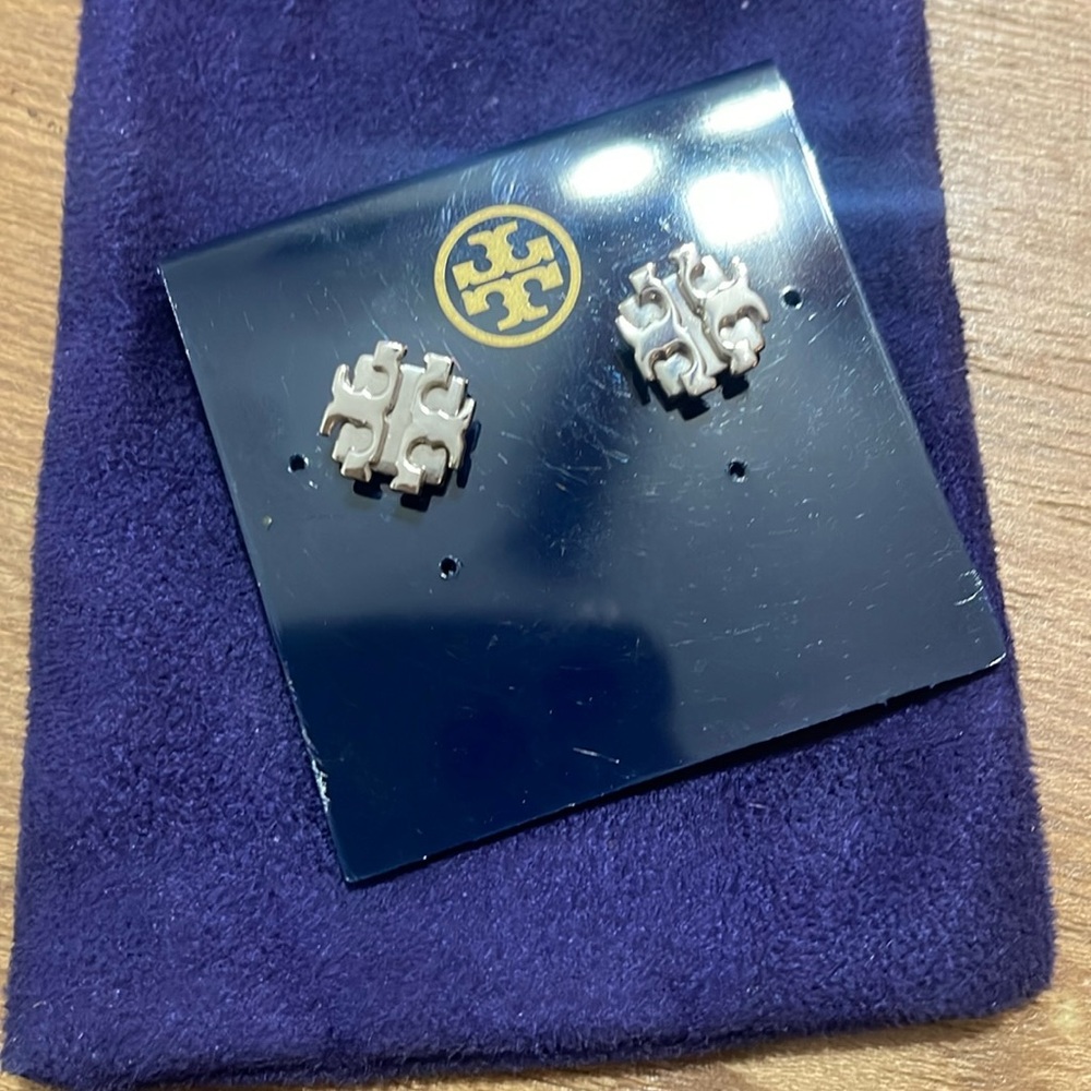 Tory Burch NWT Large T Logo Stud Earrings Silver